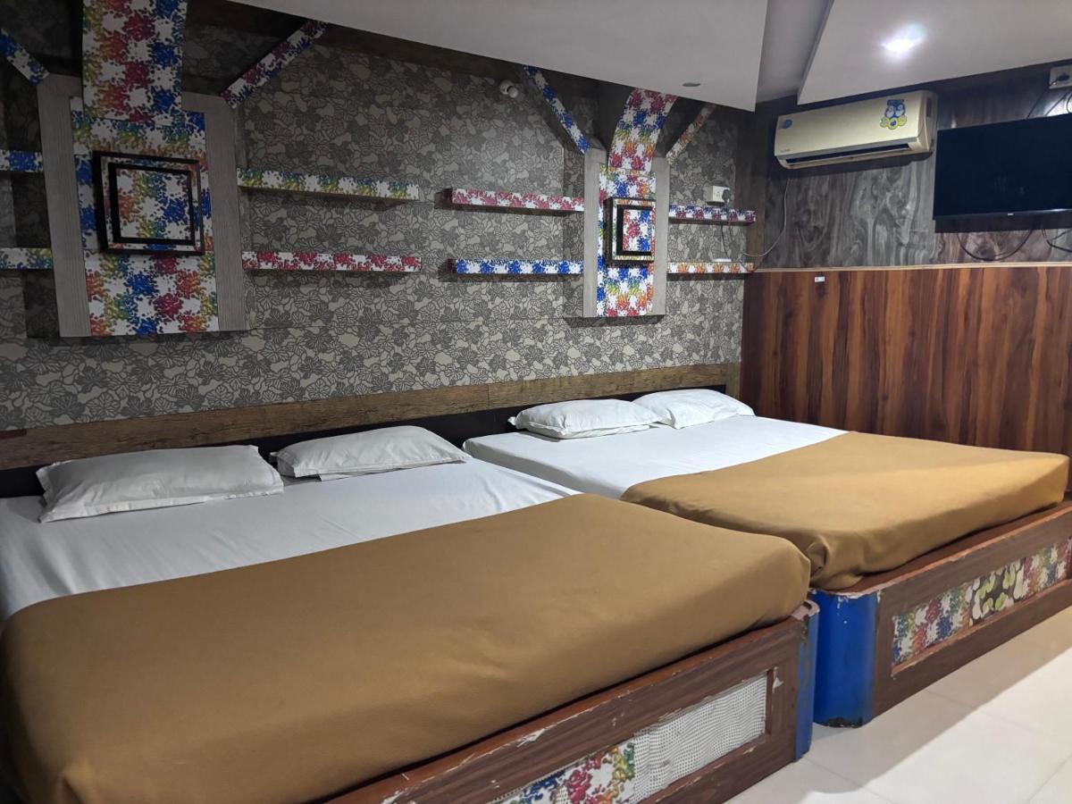 Hotel Raj Empire Мисор Екстериор снимка