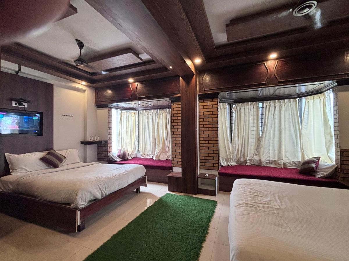 Hotel Raj Empire Мисор Екстериор снимка