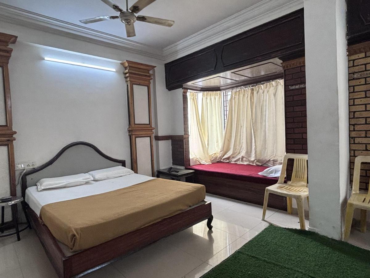 Hotel Raj Empire Мисор Екстериор снимка