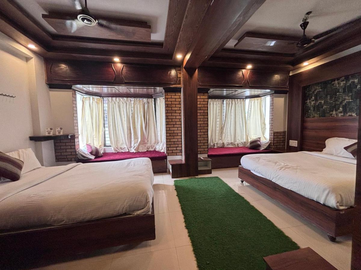 Hotel Raj Empire Мисор Екстериор снимка