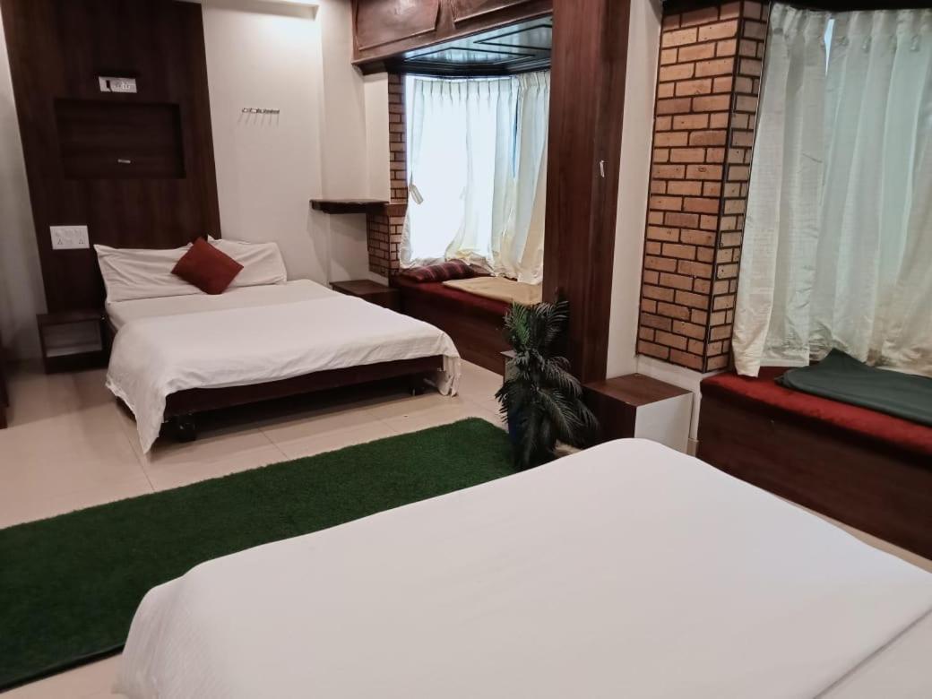 Hotel Raj Empire Мисор Екстериор снимка