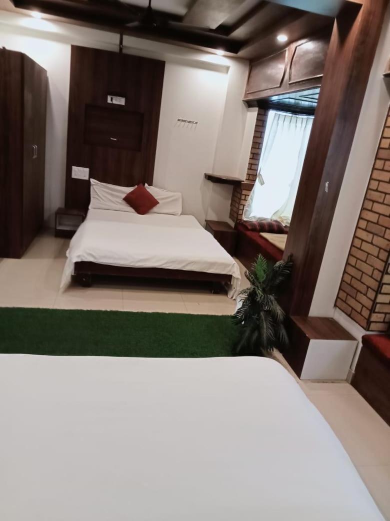 Hotel Raj Empire Мисор Екстериор снимка