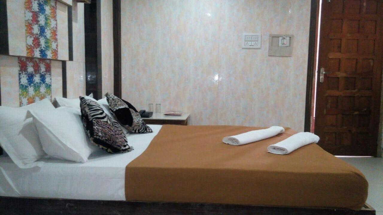 Hotel Raj Empire Мисор Екстериор снимка